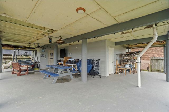 2222 57th Street, Galveston, TX 77551