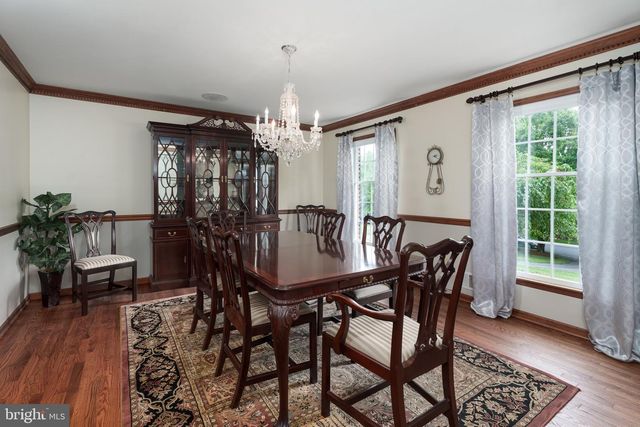 17 SHY CREEK RD, Pittstown, NJ 08867