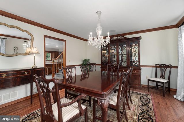 17 SHY CREEK RD, Pittstown, NJ 08867