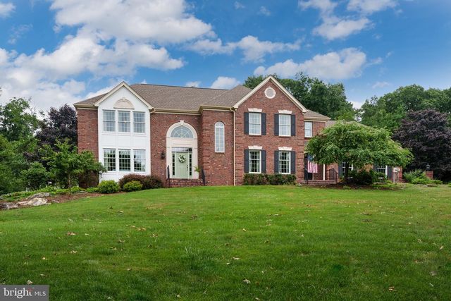 17 SHY CREEK RD, Pittstown, NJ 08867