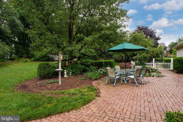 17 SHY CREEK RD, Pittstown, NJ 08867