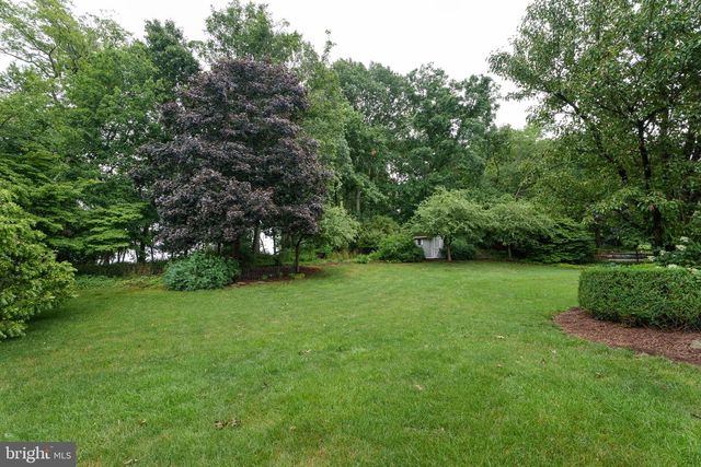 17 SHY CREEK RD, Pittstown, NJ 08867
