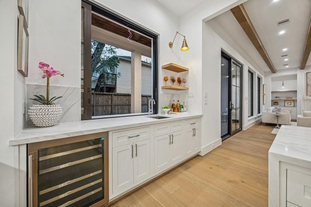 1204 W Drew Street, Houston, TX 77006