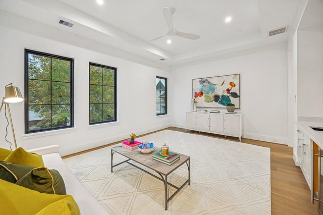 1204 W Drew Street, Houston, TX 77006