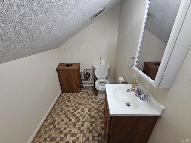 5393 Thomas Jefferson Road, Forest, VA 24551