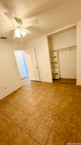 10040 Woodtrail, San Antonio, TX 78250