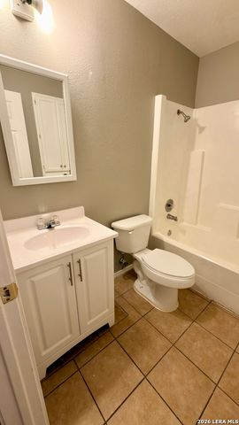 10040 Woodtrail, San Antonio, TX 78250