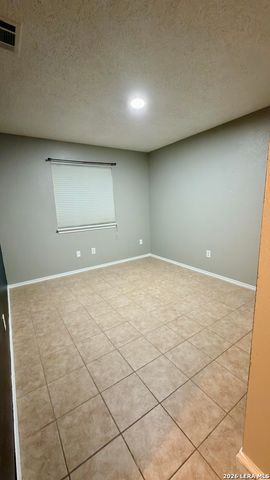 10040 Woodtrail, San Antonio, TX 78250
