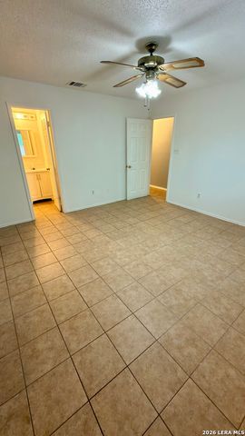 10040 Woodtrail, San Antonio, TX 78250