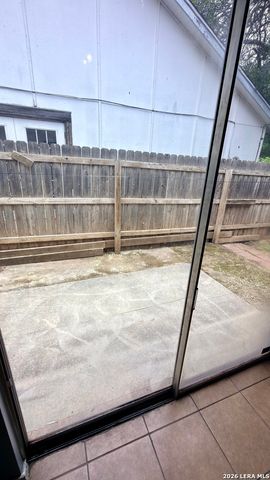 10040 Woodtrail, San Antonio, TX 78250