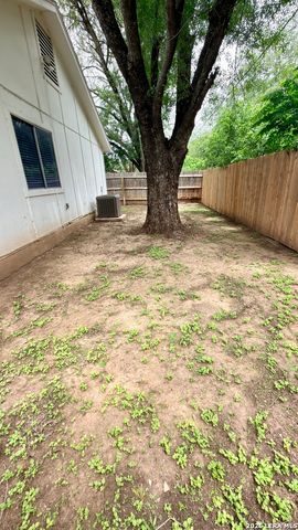 10040 Woodtrail, San Antonio, TX 78250