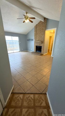 10040 Woodtrail, San Antonio, TX 78250