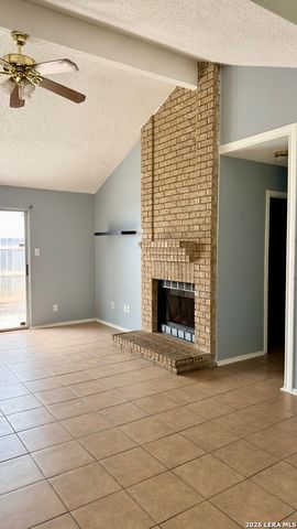 10040 Woodtrail, San Antonio, TX 78250