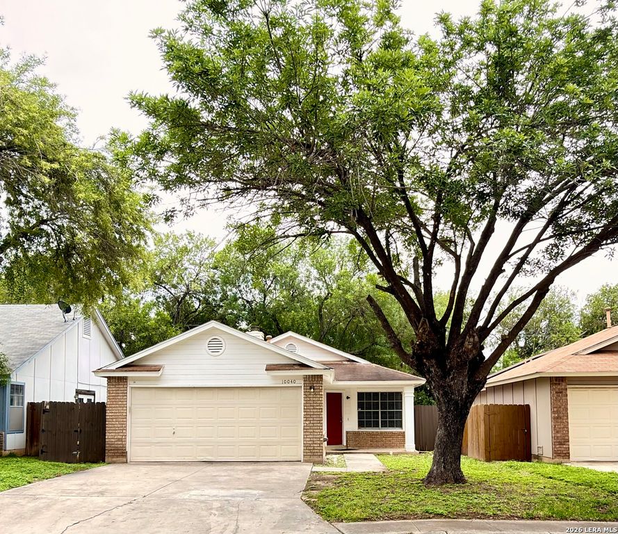 10040 Woodtrail, San Antonio, TX 78250