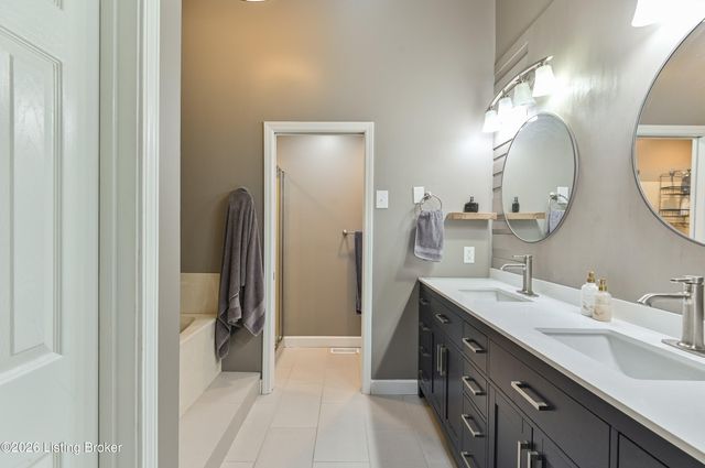 7005 Harrods Landing Dr, Prospect, KY 40059