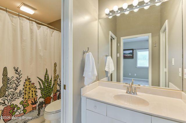 7005 Harrods Landing Dr, Prospect, KY 40059