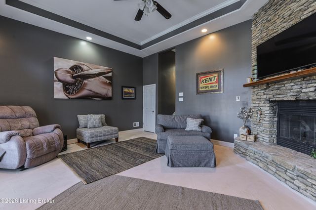 7005 Harrods Landing Dr, Prospect, KY 40059