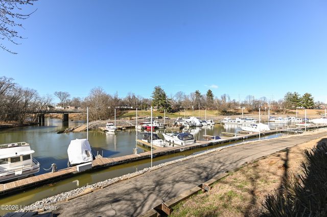 7005 Harrods Landing Dr, Prospect, KY 40059