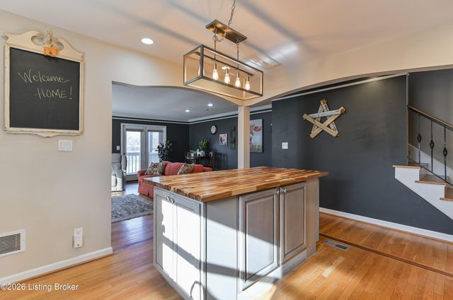 7005 Harrods Landing Dr, Prospect, KY 40059