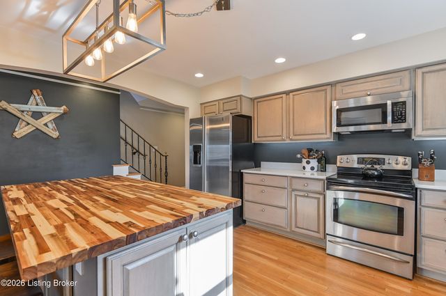 7005 Harrods Landing Dr, Prospect, KY 40059