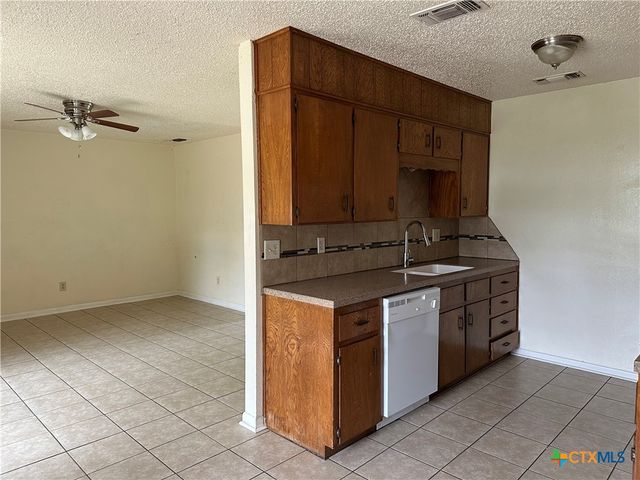 1804 Hill Street, Killeen, TX 76543