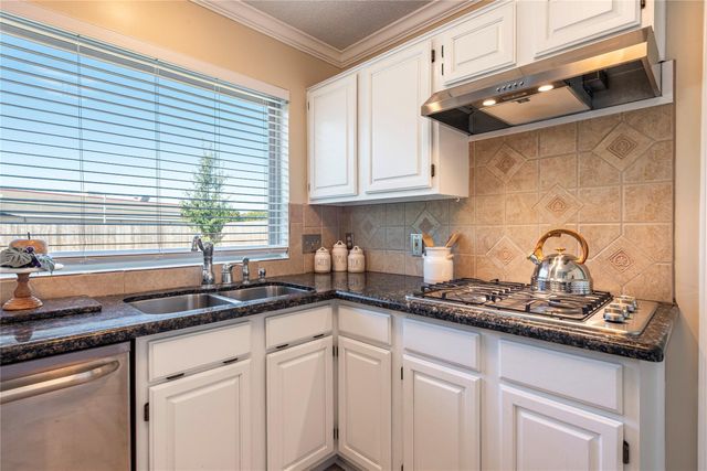 115 Coral Bay Drive, League City, TX 77573