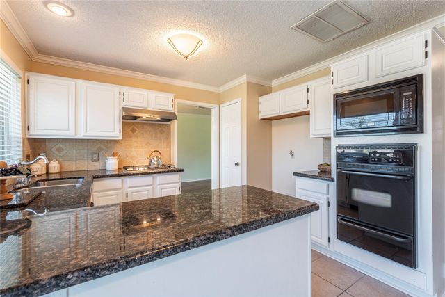 115 Coral Bay Drive, League City, TX 77573