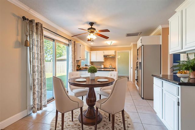 115 Coral Bay Drive, League City, TX 77573