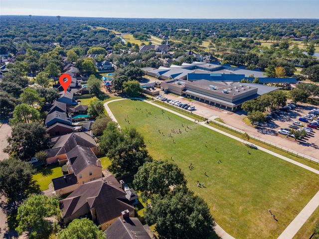 115 Coral Bay Drive, League City, TX 77573