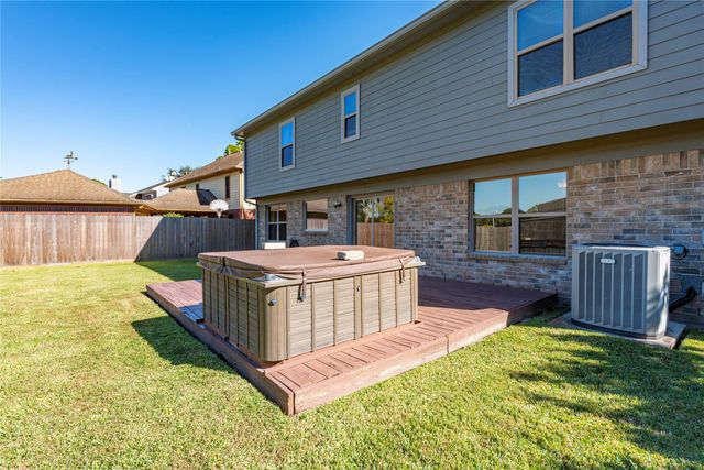 115 Coral Bay Drive, League City, TX 77573