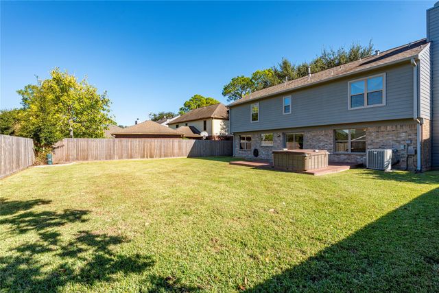 115 Coral Bay Drive, League City, TX 77573