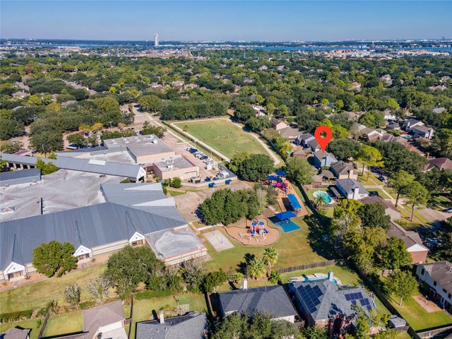 115 Coral Bay Drive, League City, TX 77573