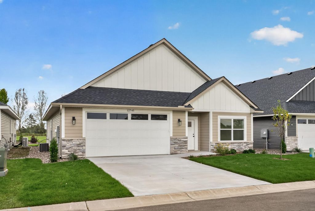 12745 292nd Lane, Lindstrom, MN 55045 — exterior