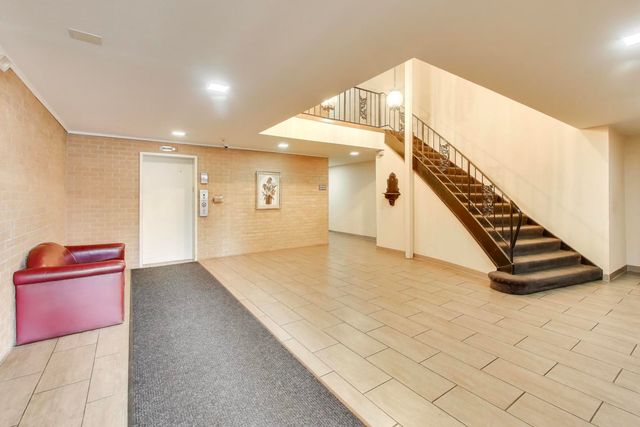 931 W Arquilla Drive 113, Glenwood, IL 60425