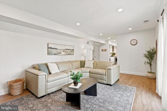 4 KRISTIN WAY, Hamilton, NJ 08690