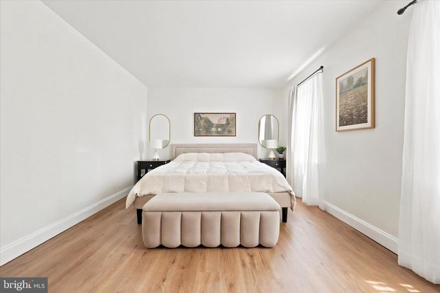 4 KRISTIN WAY, Hamilton, NJ 08690