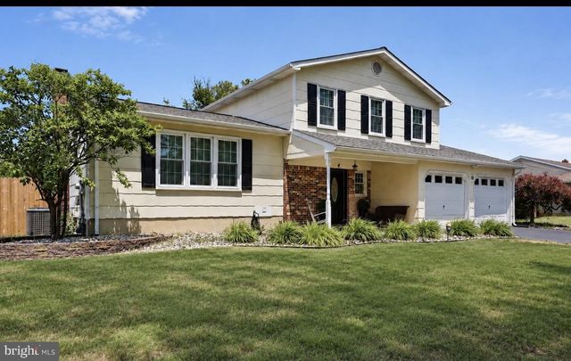 4 KRISTIN WAY, Hamilton, NJ 08690