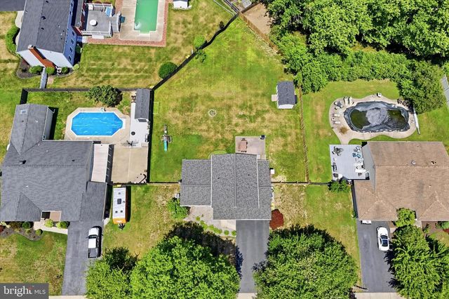 4 KRISTIN WAY, Hamilton, NJ 08690