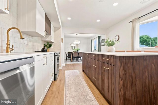 4 KRISTIN WAY, Hamilton, NJ 08690