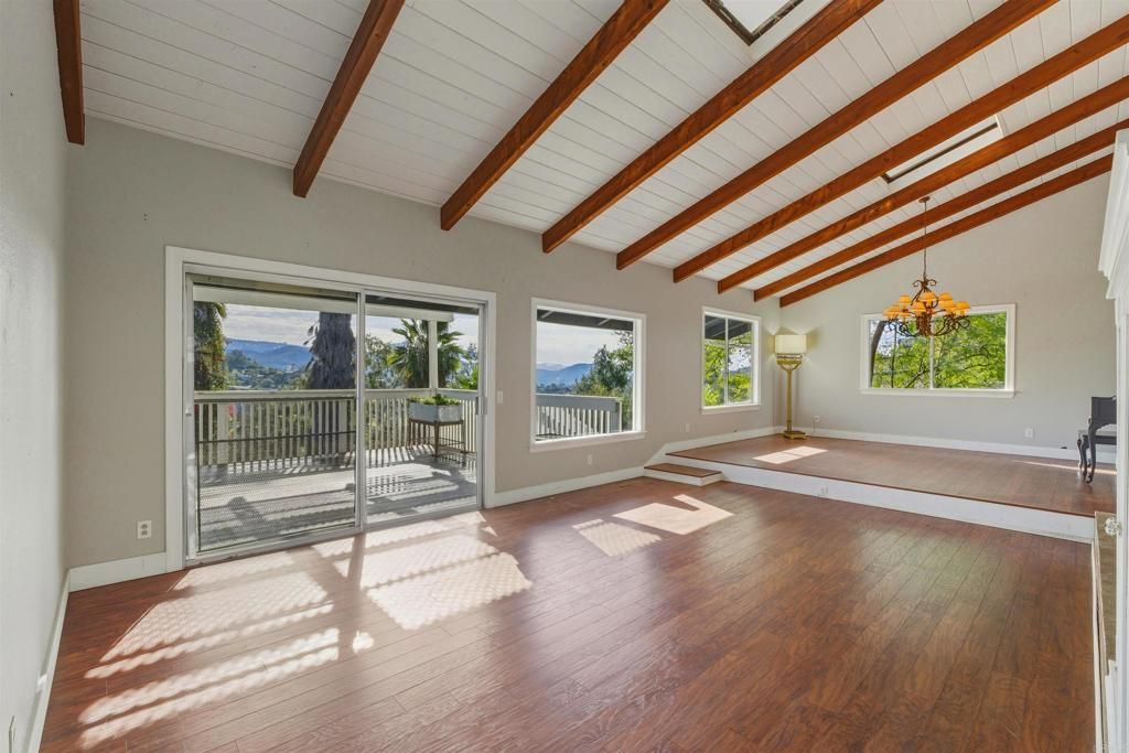 Image 12 of property listing at 3248 Mary Lane, Escondido, CA 92025