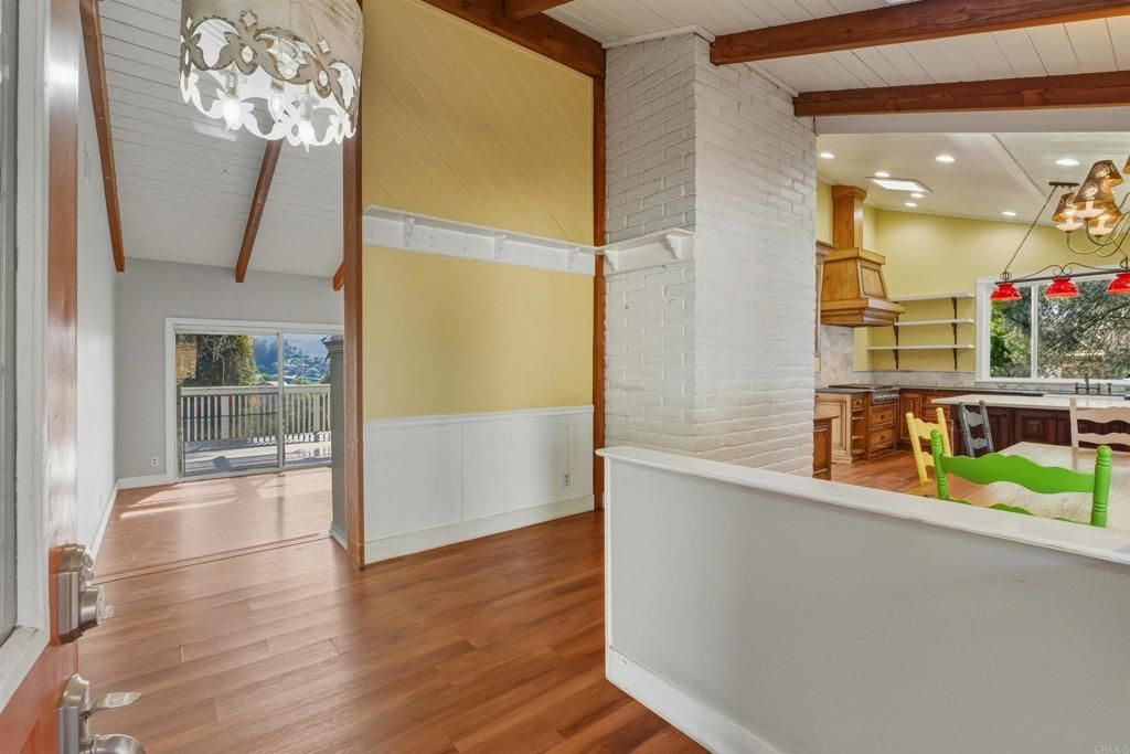 Image 5 of property listing at 3248 Mary Lane, Escondido, CA 92025