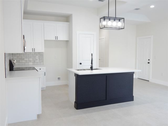 16967 W Juneau, Montgomery, TX 77316