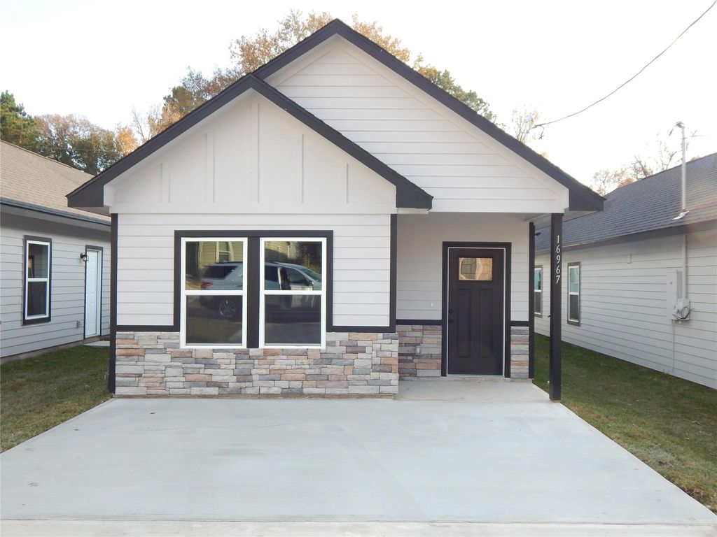 16967 W Juneau, Montgomery, TX 77316