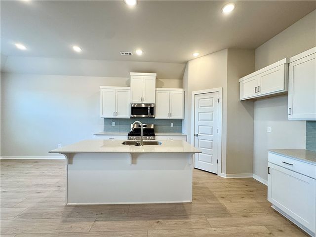 5908 SW Bear Creek Avenue, Bentonville, AR 72713