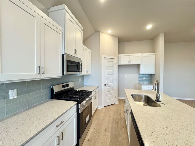 5908 SW Bear Creek Avenue, Bentonville, AR 72713