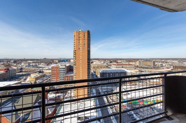 66 9th Street E 2516, Saint Paul, MN 55101