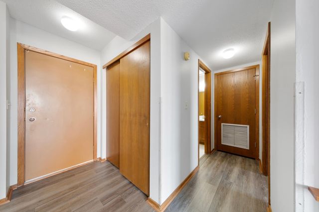 66 9th Street E 2516, Saint Paul, MN 55101