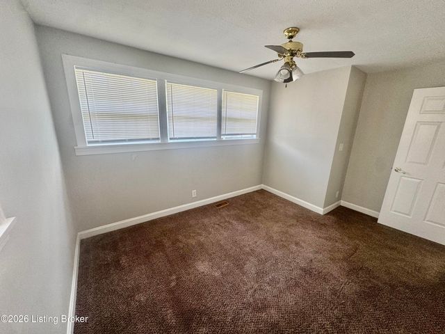 8210 Kerry Rd, Louisville, KY 40258