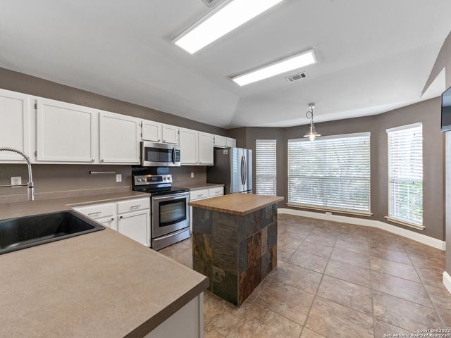9807 SANDIE, Helotes, TX 78023