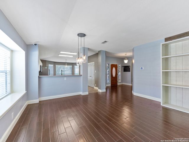 9807 SANDIE, Helotes, TX 78023